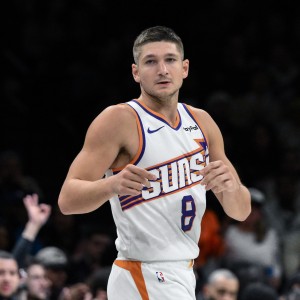 格雷森·阿伦：我们少了布克 创造空位三分球机会的难度会更大